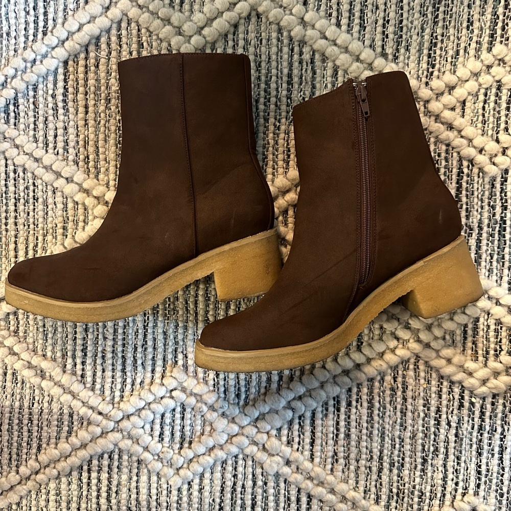 Super cute trendy boots!!!